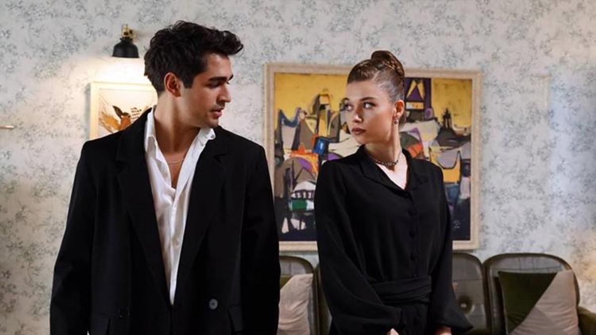 Afra Saraçoğlu ve Mert Ramazan Demir sarmaş dolaş yürüdü mü? Gerçek ortaya çıktı