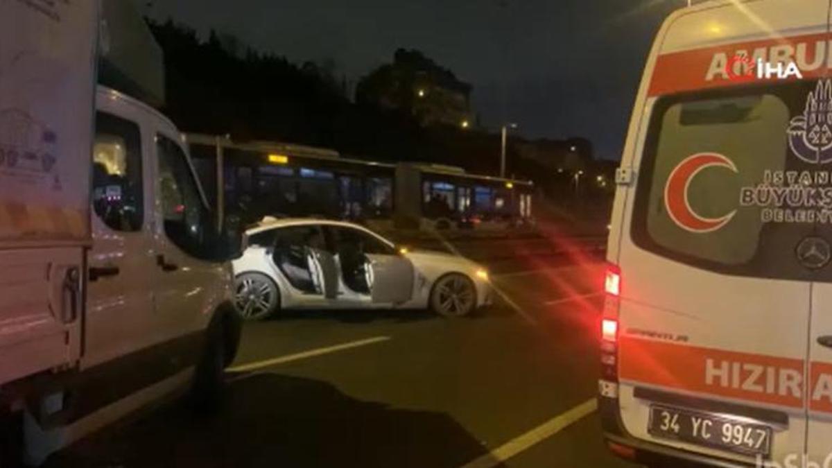 Haliç Köprüsü'nde otomobile silahlı saldırı!