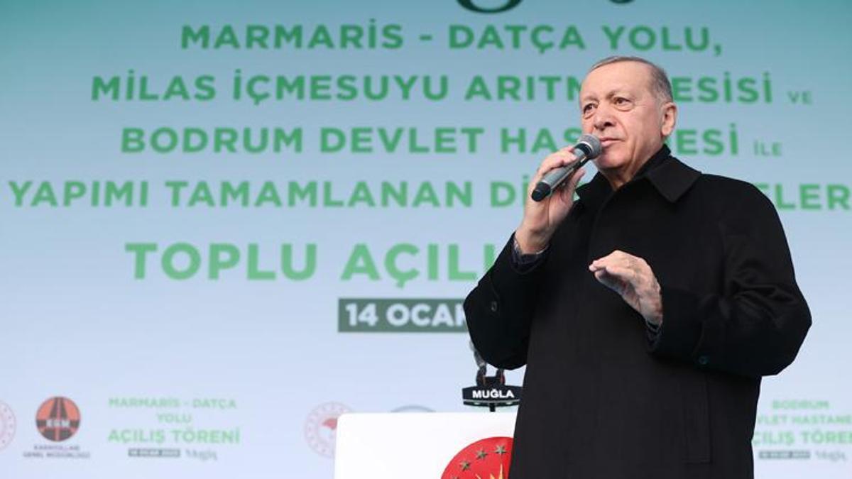 Cumhurbaşkanı Erdoğan'dan askerle alkış polemiğine tepki: Yaşadığımız sevince tahammül edemediler