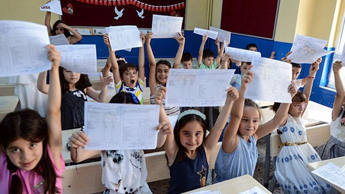 Karne notu hesaplama! 1, 2, 3, 4, 5, 6, 7, 8. Sınıf karne ortalaması hesaplama nasıl yapılır? İlkokul, ortaokul, lise karne notu hesaplama!