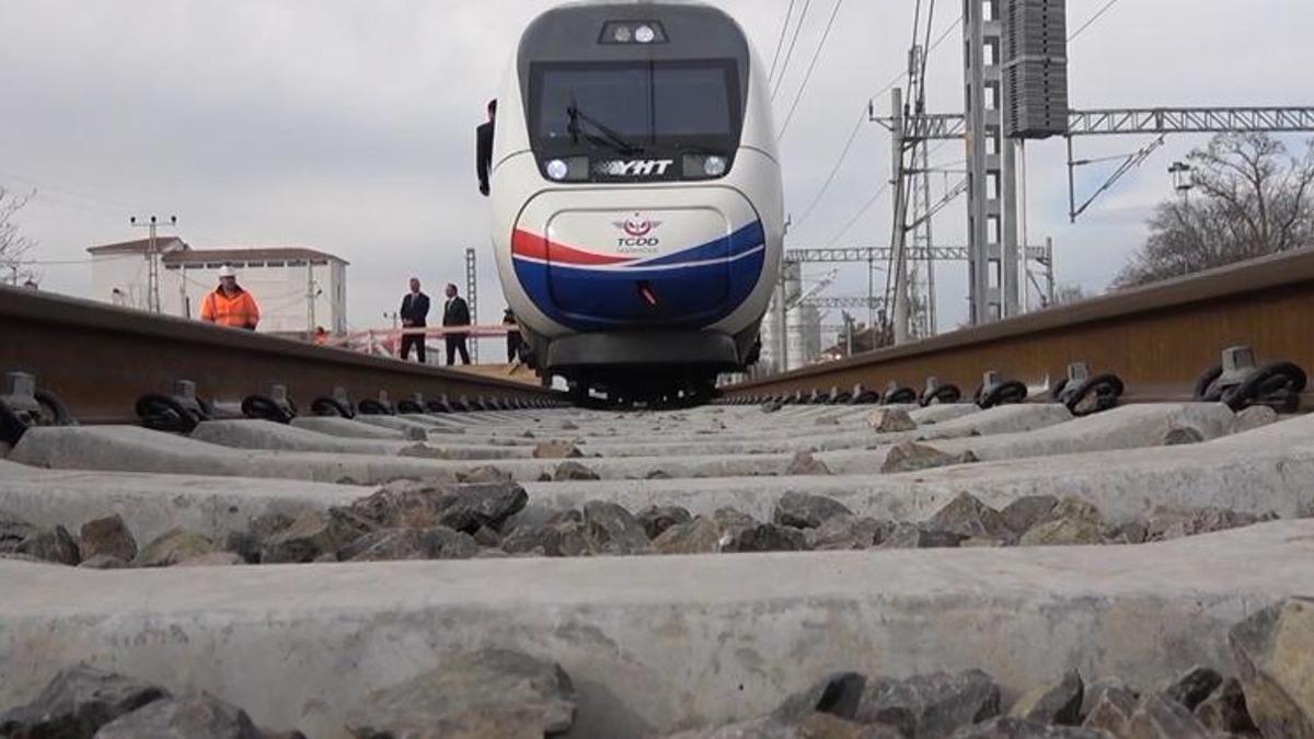 Ankara-Sivas arası 12 saatten 2 saate iniyor! Bakan Karaismailoğlu açıkladı