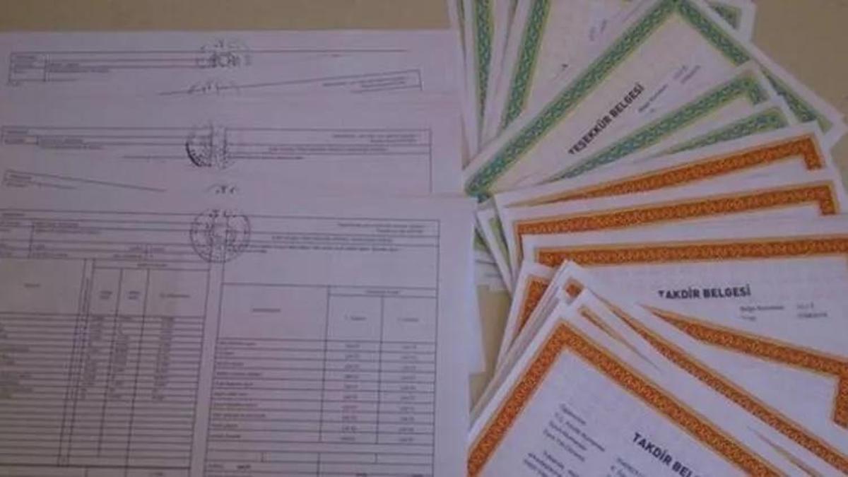 Karneler saat kaçta verilecek? İlkokul, ortaokul, lise 1. dönem karneleri saat kaçta dağıtılacak?