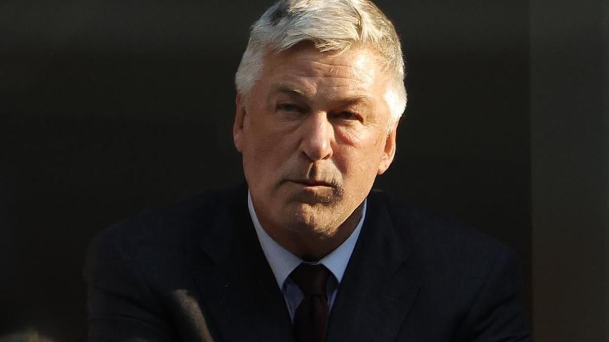 ABD’li aktör Alec Baldwin “kasıtsız adam öldürmek”ten suçlanacak