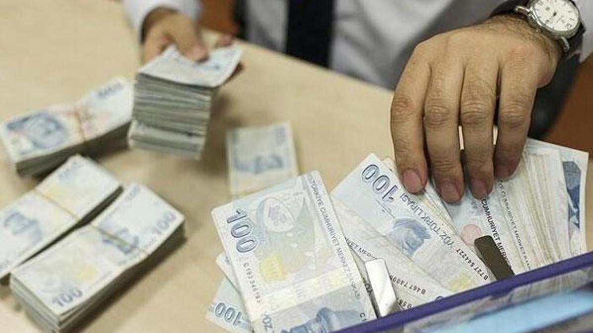 SGK'dan 'düşük zam' iddialarına açıklama: Hem TÜFE hem de refah payı dikkate alınarak aylıklar ödenecek