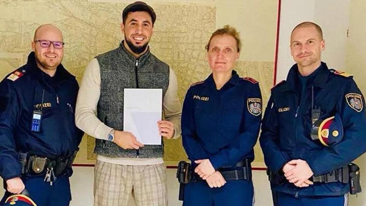 Avrupa bu Türk'ü konuşuyor! Kadın polislerin hayatını böyle kurtardı