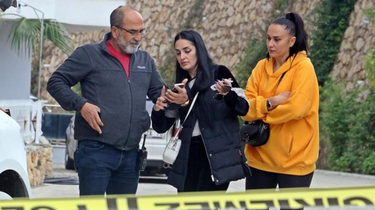 Rus kadının satışa çıkardığı milyonluk lüks otomobili kundaklandı