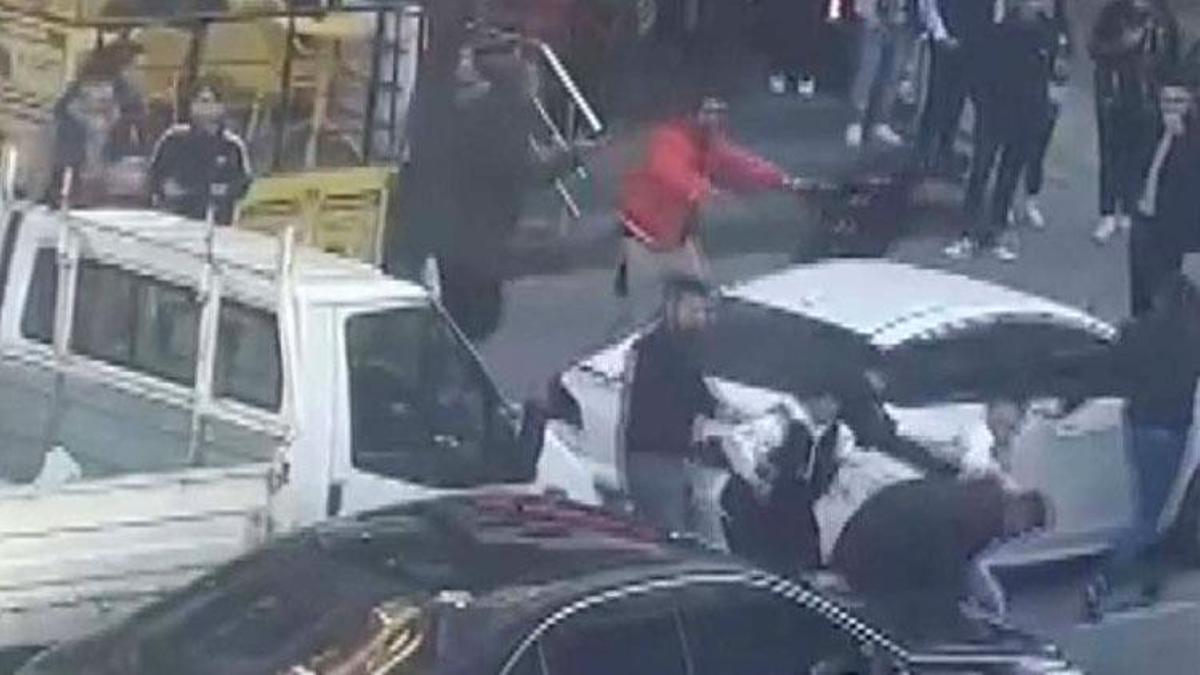 Küçükçekmece'de liselilerin yumruklu kavgası