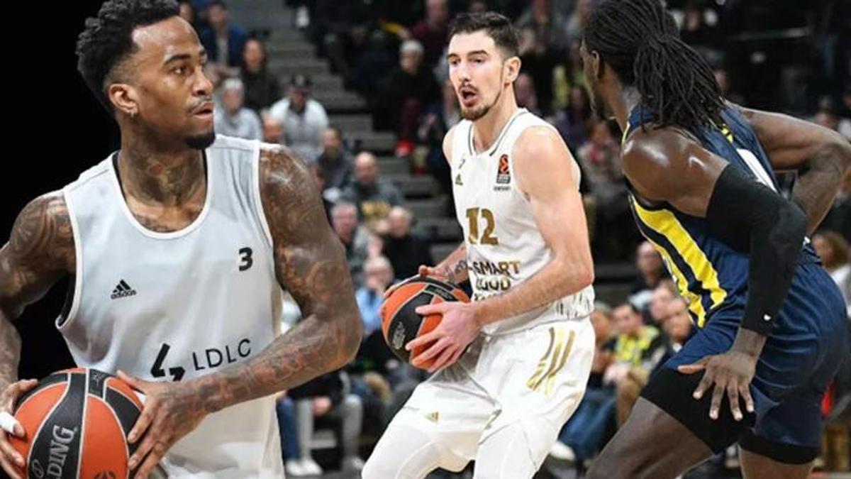 Euroleague'de Fenerbahçe kaybetti! Eski Galatasaraylı Dee Bost'tan Türkçe mesaj