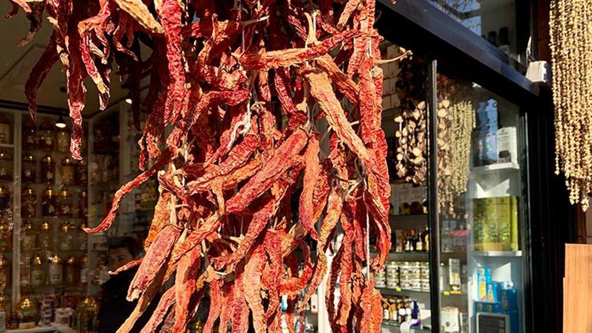 Acı biberin fiyatı cep yakıyor! Gramla alıyorlar