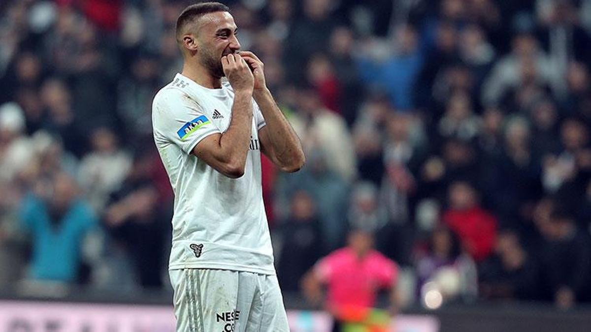 Cenk Tosun: Hocam bu nasıl faul? Yaşar Kemal Uğurlu: Sen Premier Lig'de oynadın...