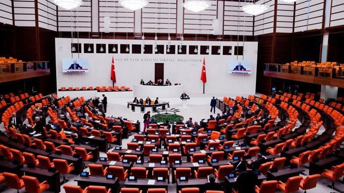 Kamu borçlarının yapılandırılmasına ilişkin teklif Komisyon'dan geçti