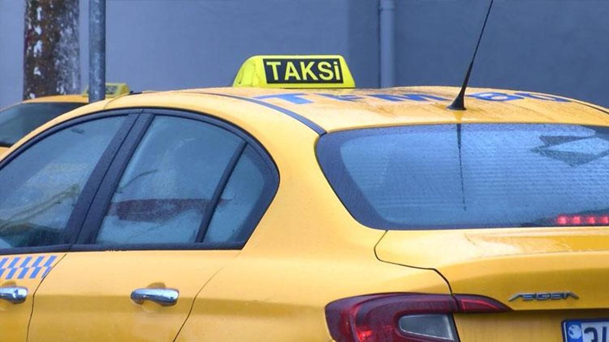 Taksilerde "akıllı tepe lambası" tartışması