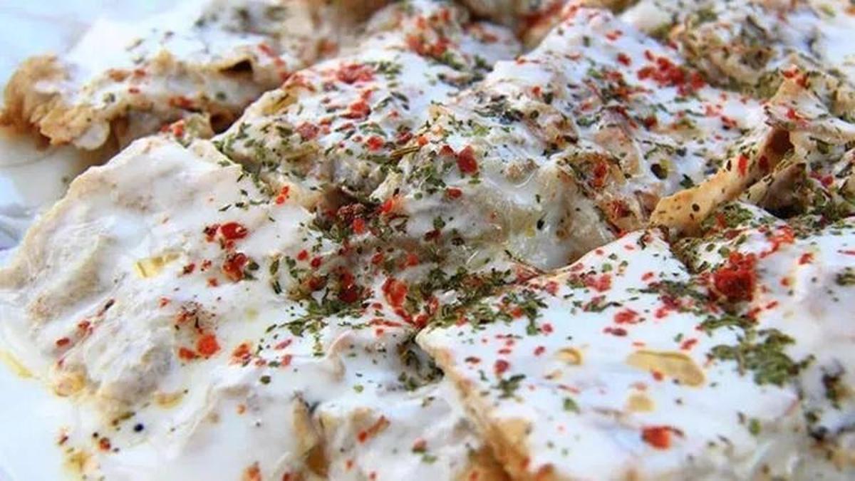 Bayıla bayıla yiyeceğiniz Tatar böreği tarifi! Gelinim Mutfakta Erzurum Tatar böreği nasıl yapılır?