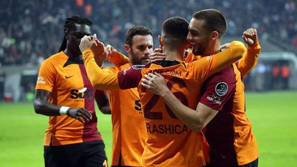 Kaan Ayhan geldi 32 yaşındaki futbolcu ülkesine gitti