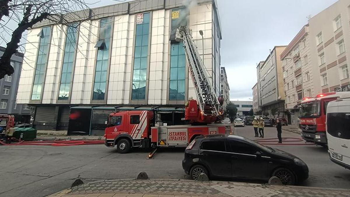 Bahçelievler'de iş merkezinde yangın