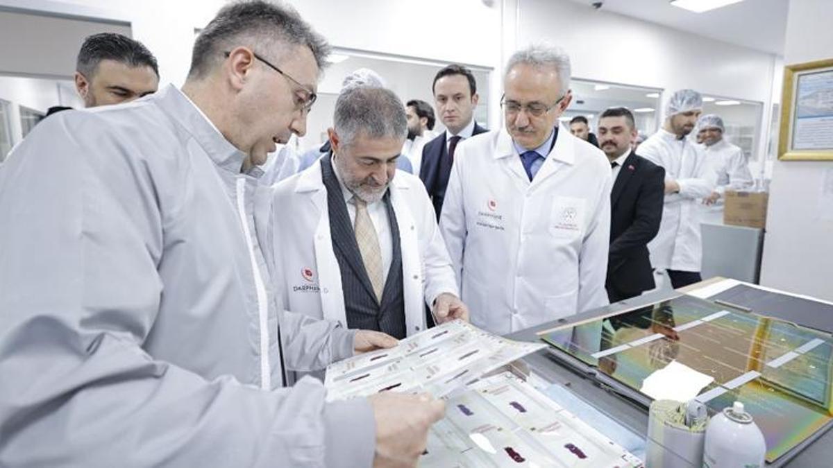Bakan Nebati Darphane'yi inceledi: 'Güçlü katkılar sunmaya devam edecek'