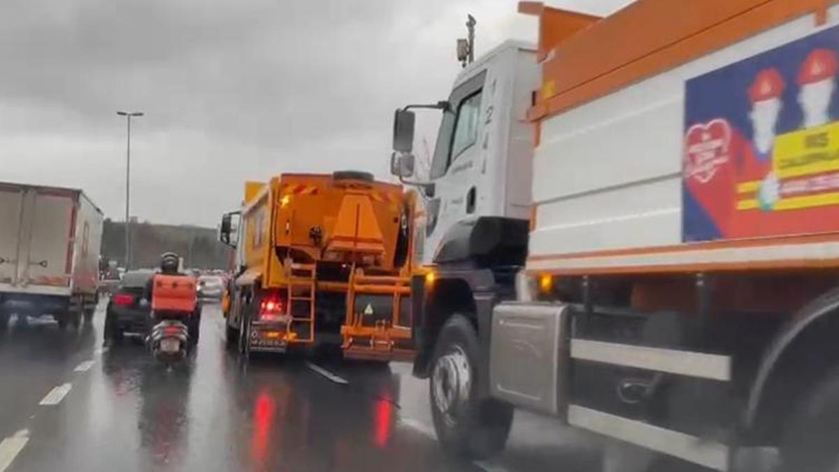 İstanbul karı bekliyor: Ekipler hazırlıklarını sürdürüyor