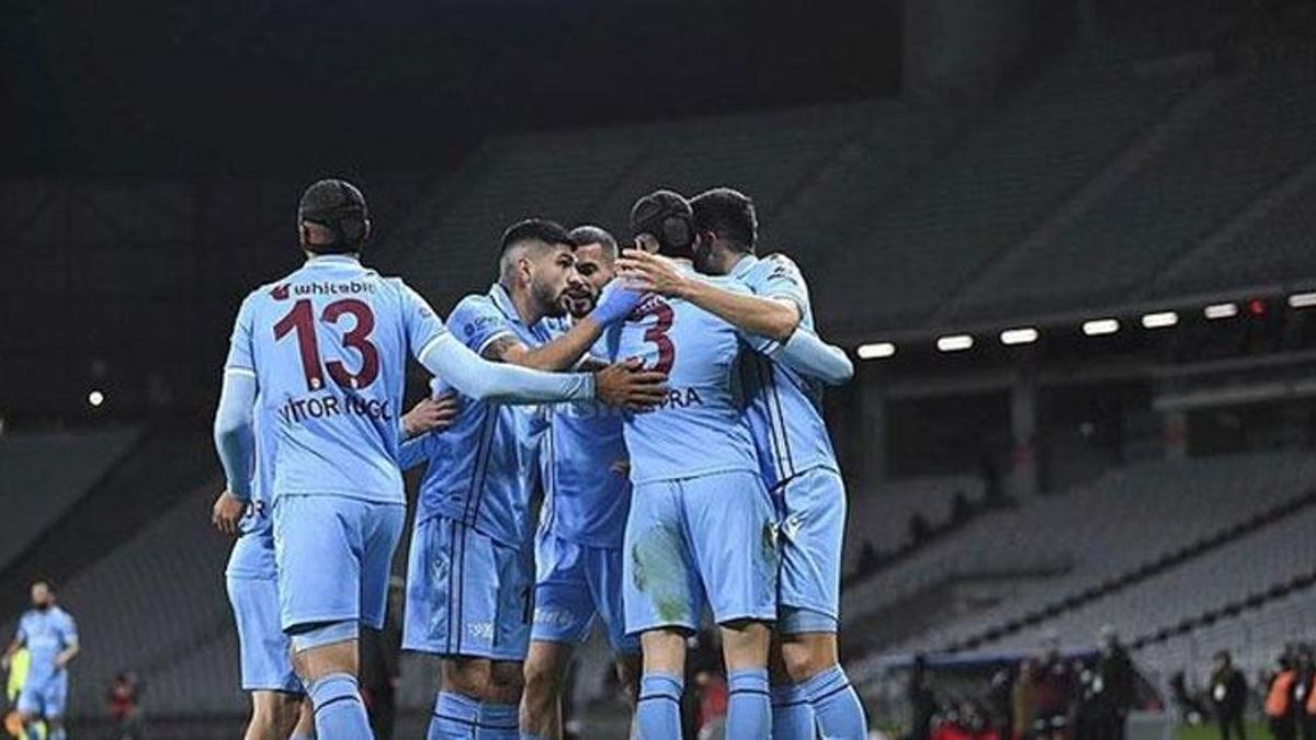 Trabzonspor'da ayrılık! Son maçında ıslıklanmıştı