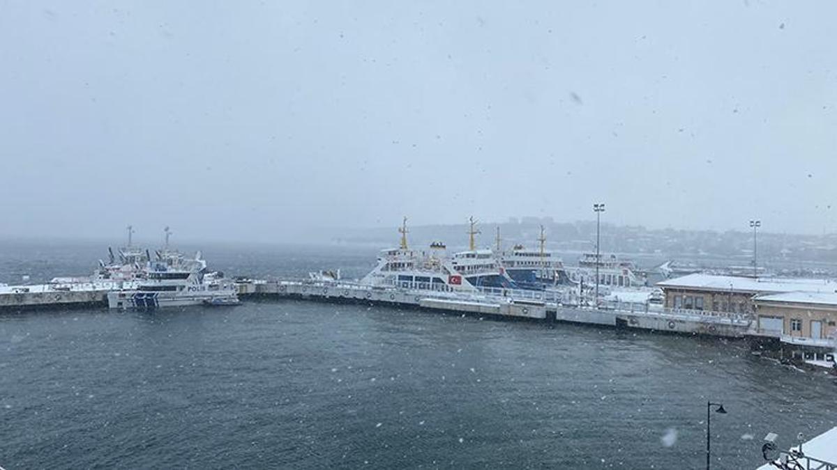 Çanakkale-Eceabat feribot seferleri durduruldu