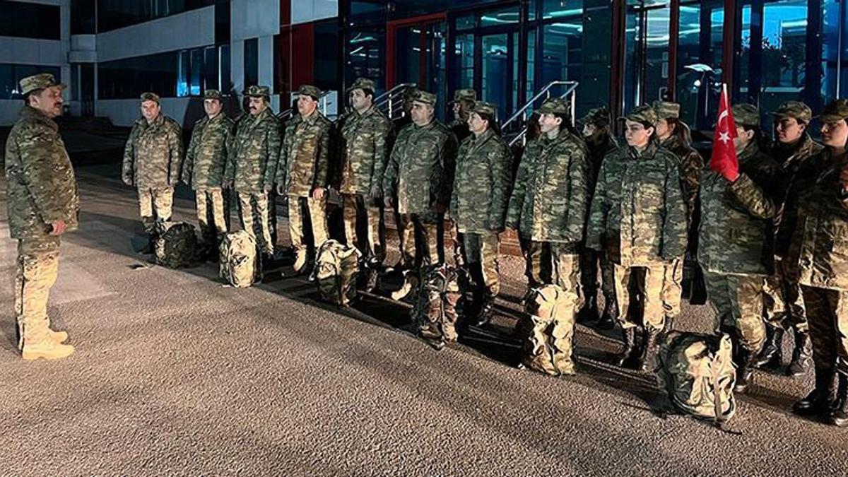 Azerbaycan, 20 kişilik askeri sağlık personelini Türkiye'ye gönderdi
