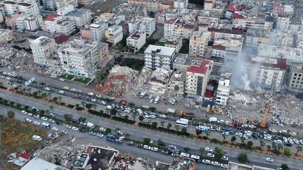 Büyük felaket dünyanın birinci gündemi! İngiliz gazetesi yardım kampanyası başlattı