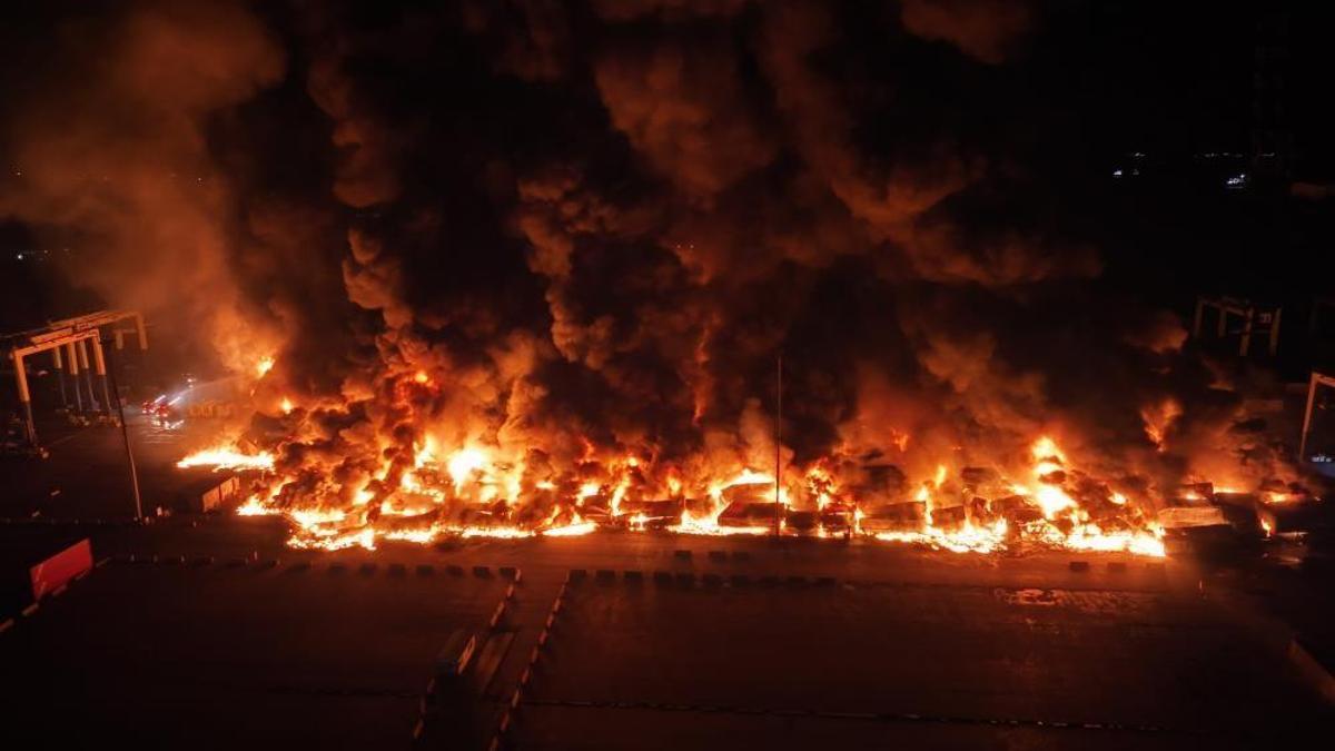 İskenderun Limanı'ndaki yangın havadan görüntülendi! İşte son durum