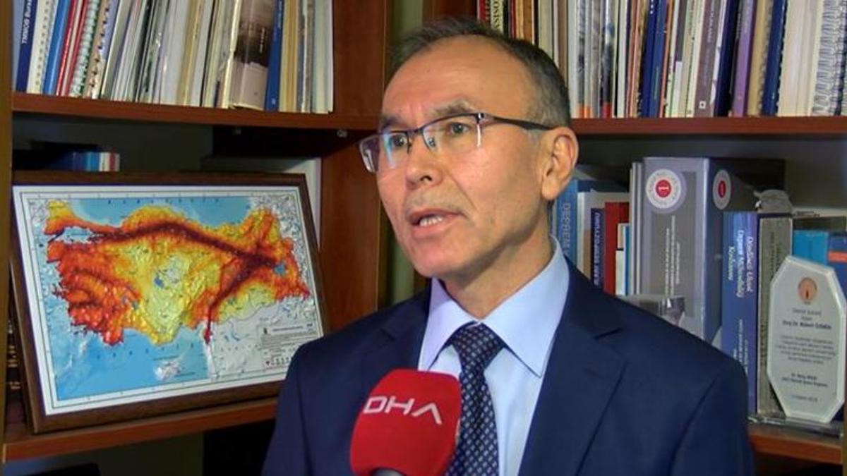 Doç. Dr. Özmen: Sismik boşluk olduğu birçok haritayla ortaya çıkarıldı