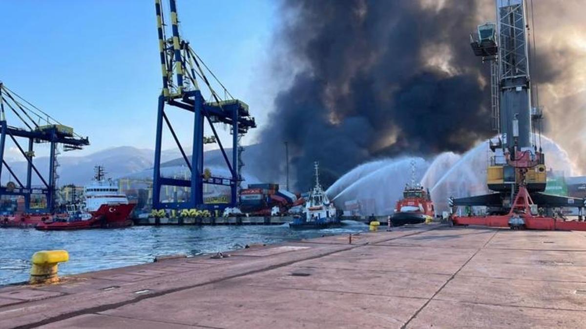 İskenderun Limanı'ndaki yangın kontrol altına alındı