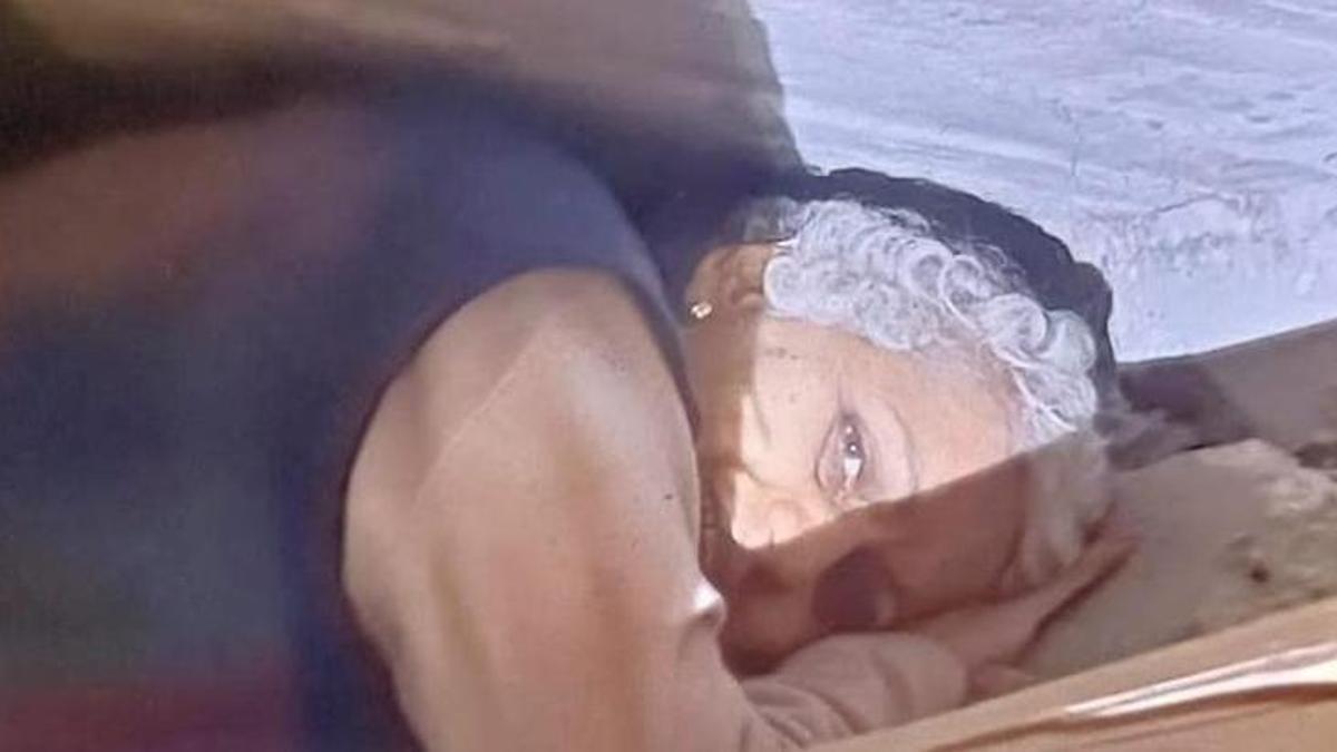 40 saat sonra enkaz altından gelen gülümseme