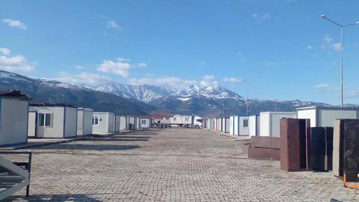 Deprem bölgesine konteyner kent kurulmaya başlandı