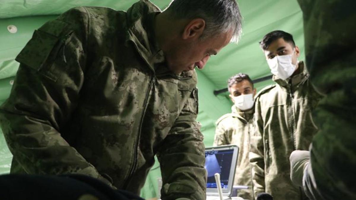 TSK'dan depremzedeler için sahra hastanesi