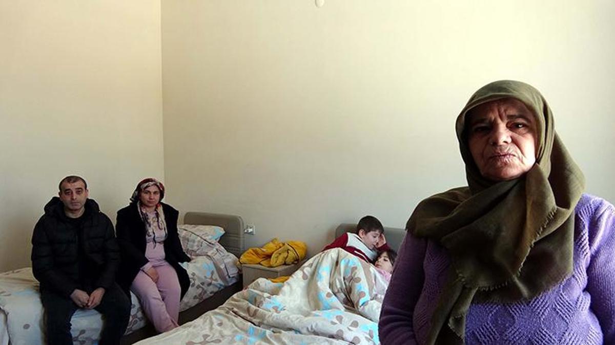 Banka kredisiyle aldığı ev, depremde çöktü; eşi ve 5 çocuğuyla son anda kurtuldu