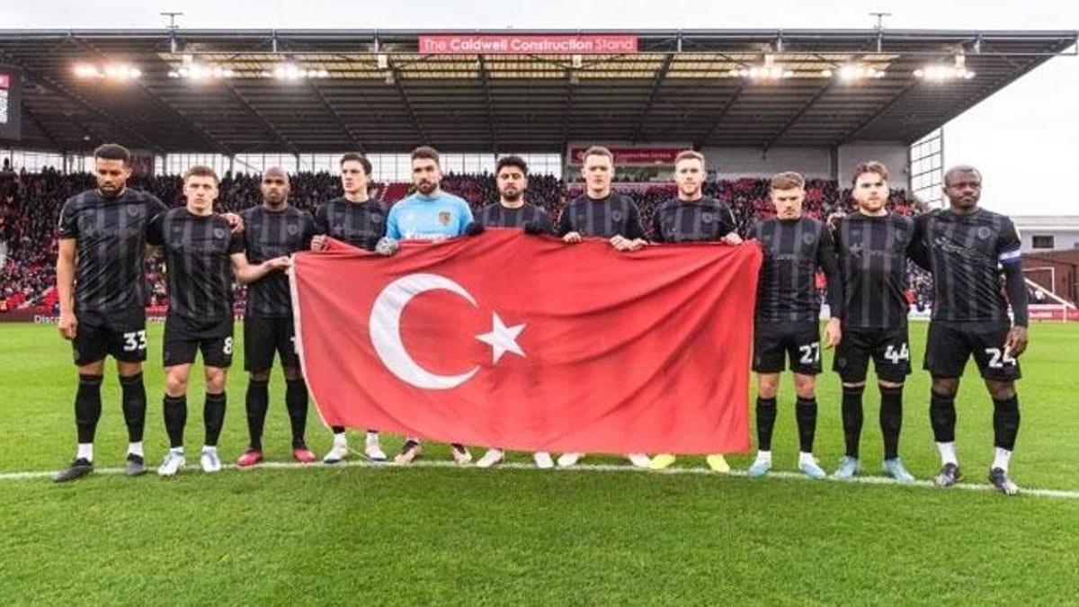 Belçika'da 'geçmiş olsun Türkiyem' mesajı