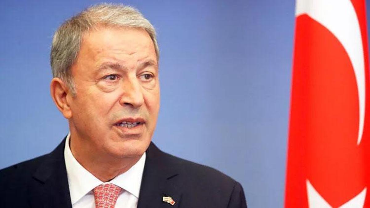 Bakan Akar: TCG İskenderun ile 545 kişinin nakli gerçekleştirildi