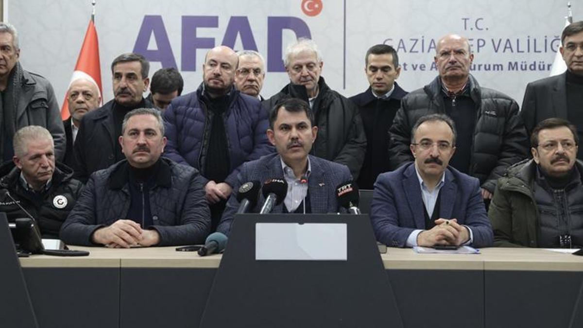 Bakan Kurum: 23 bin 59 arama kurtarma personelimizle mücadele veriyoruz
