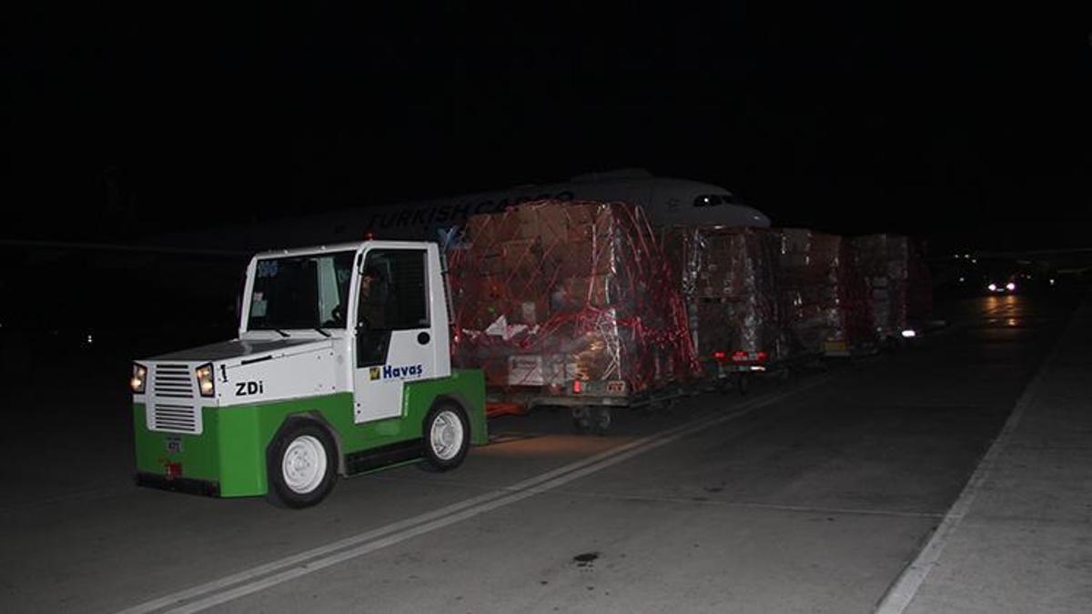Suudi Arabistan’dan deprem bölgesine 7 uçak dolusu yardım