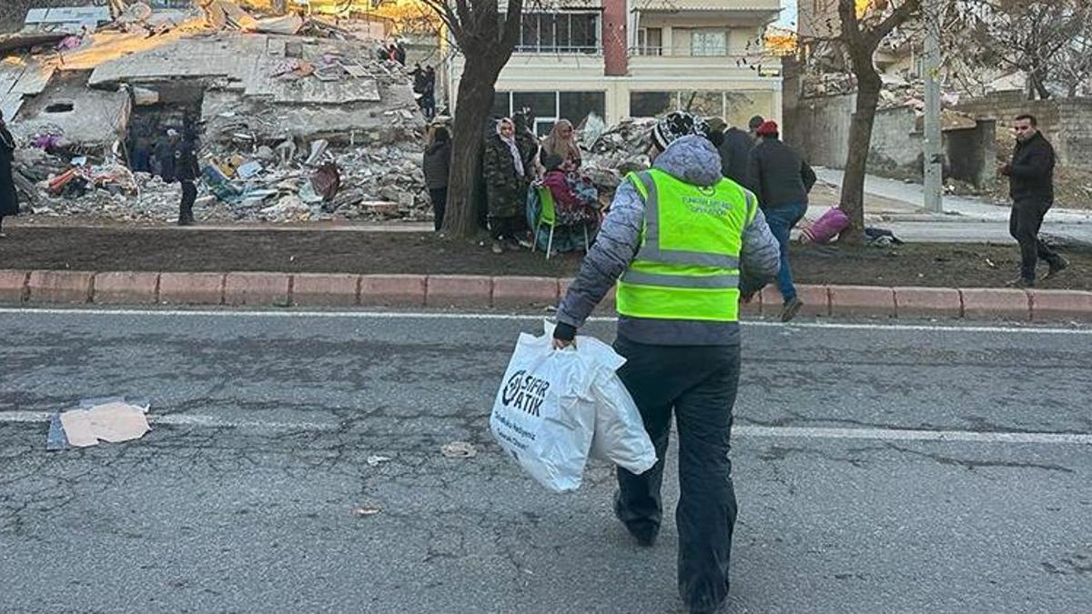 Pilot ve kabin memurlarından depremzedeler için yaşam alanı