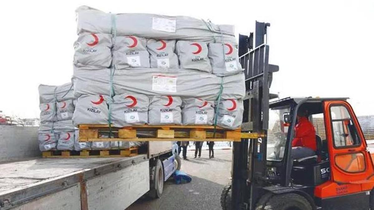 Kızılay günde 500 çadır üretiyor
