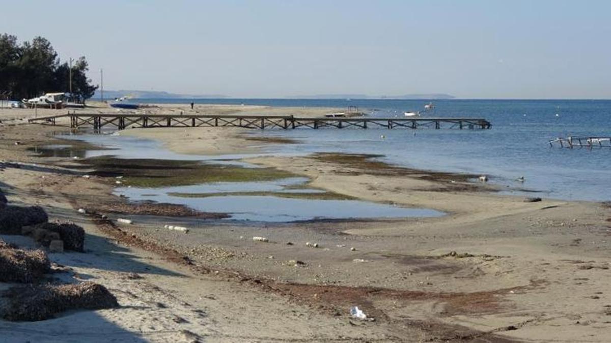 Çanakkale'de deniz 20 metre çekildi