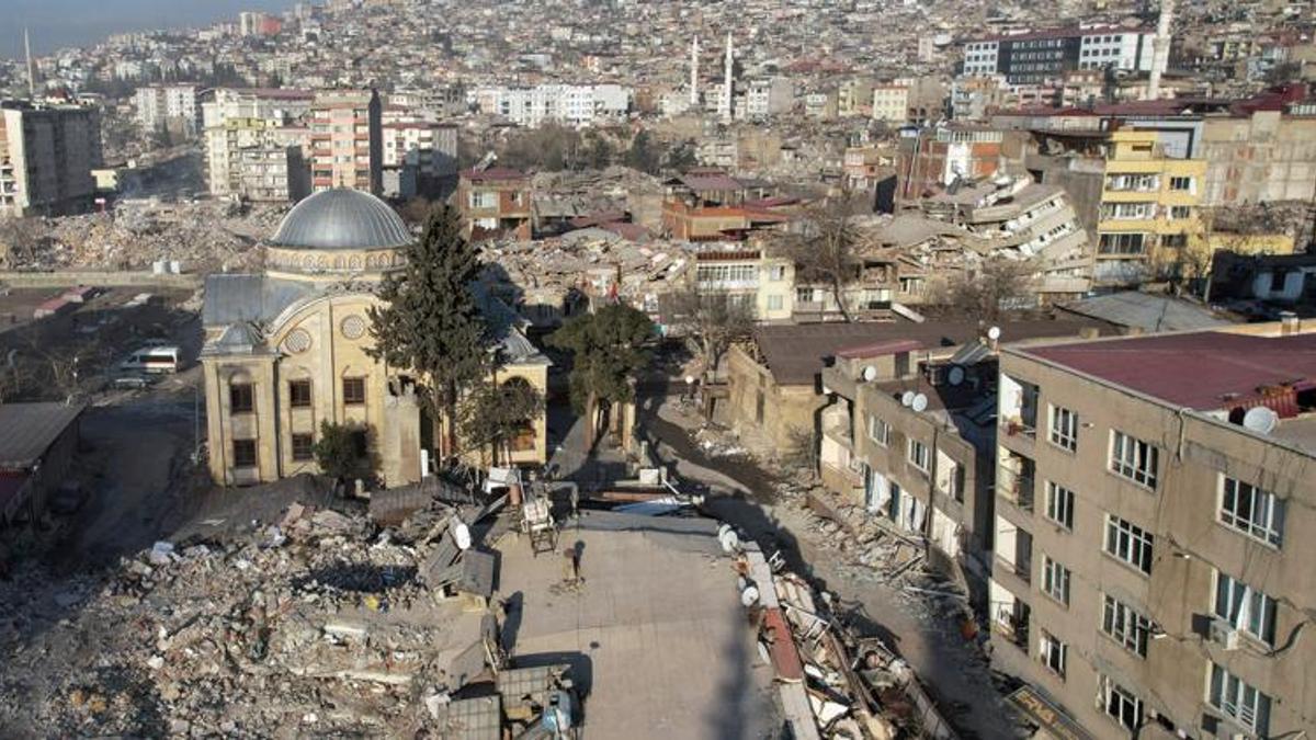 Deprem bölgesinde tüm icra takipleri durduruldu