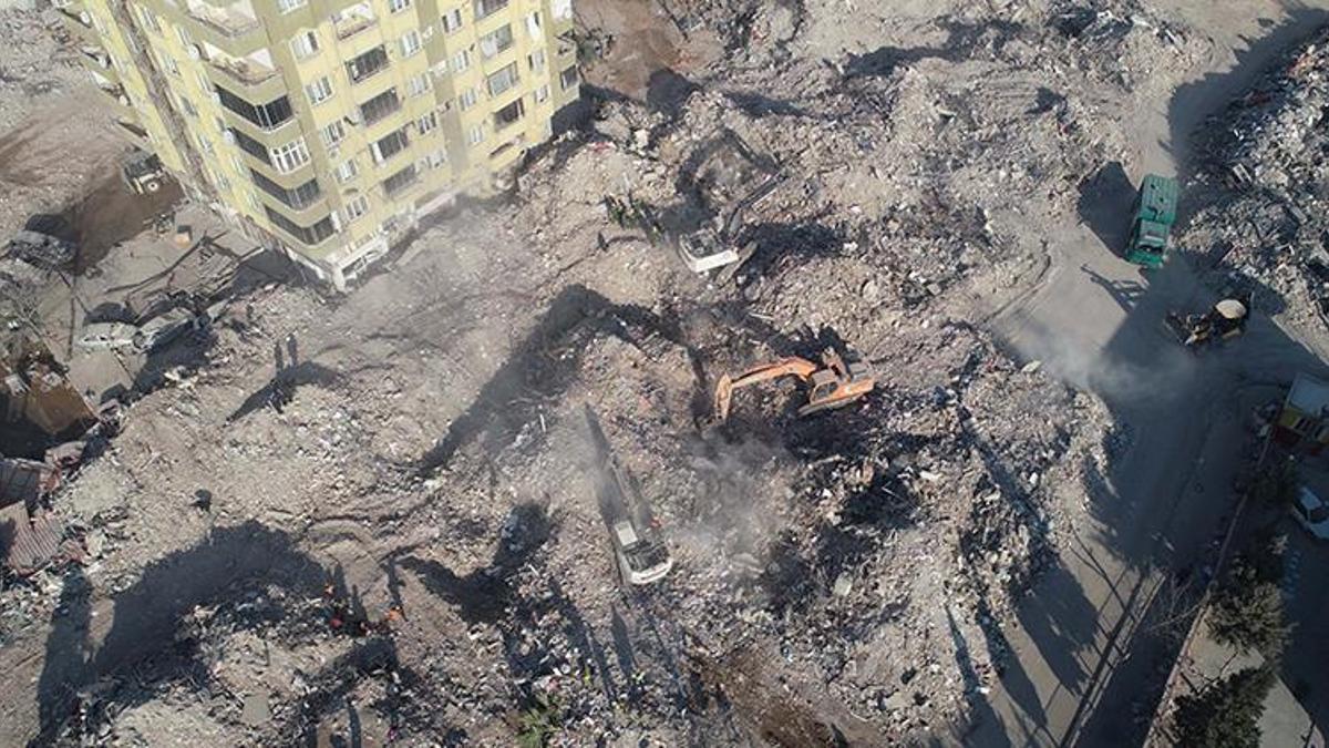 Kahramanmaraş'ta enkaz kaldırma çalışmalarına başlandı