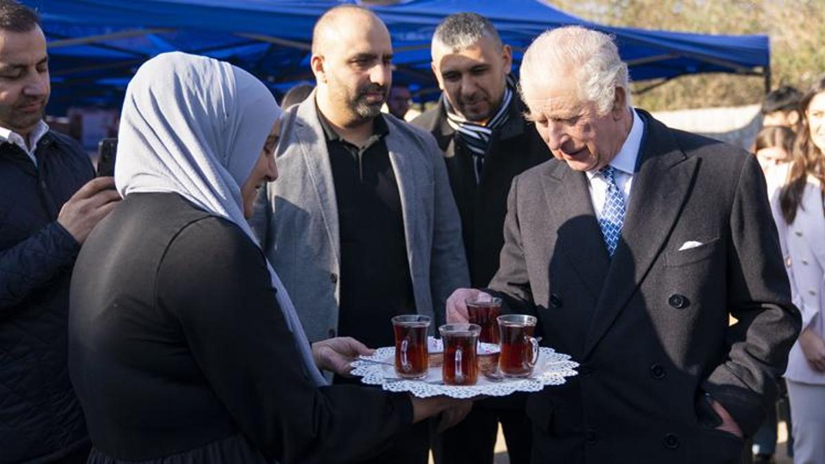 Kral Charles, İngiltere’deki Türkleri ve Suriyelileri ziyaret etti
