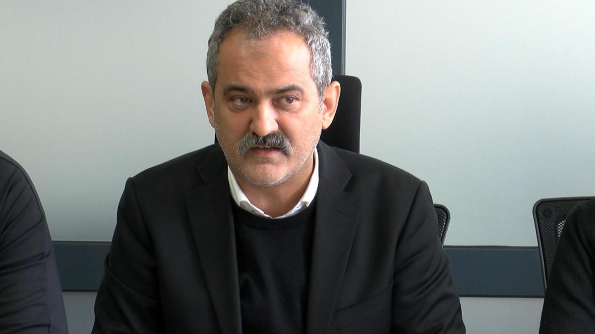 Okulların açılış tarihi ertelenir mi? Bakan Özer'den açıklama