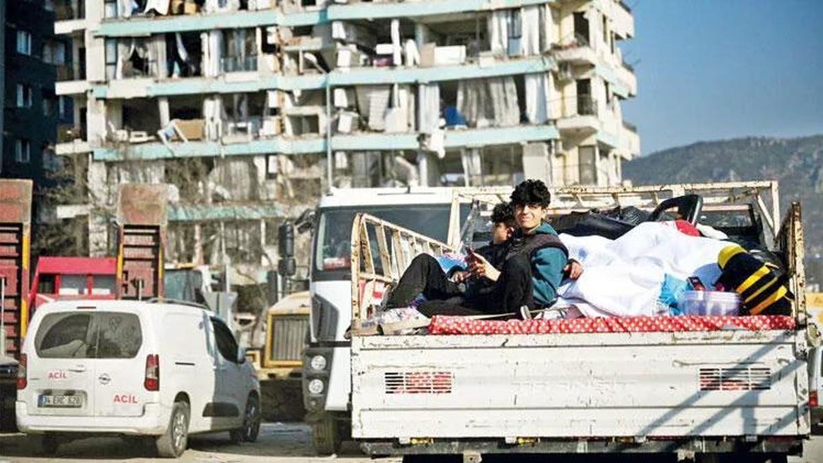 Büyük göç başladı! Deprem bölgesini terk ediyorlar