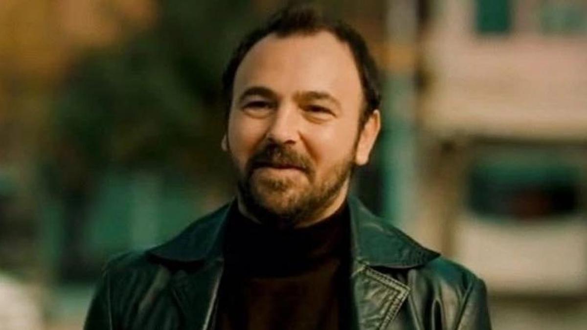 Oyuncu Ferdi Sancar depremzedeler için sahip olduğu tek şeyi bağışladı!