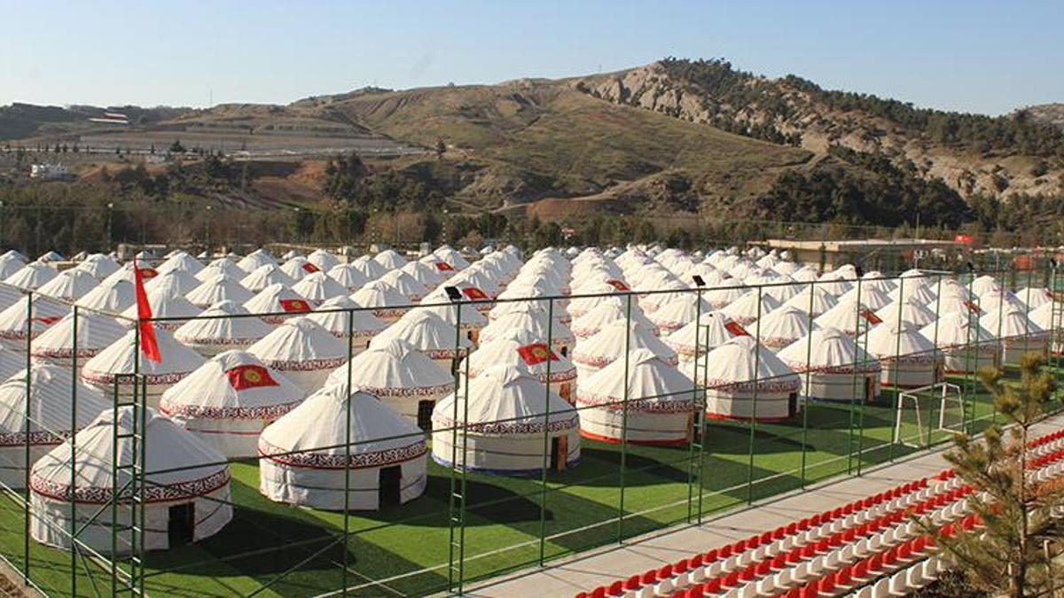 Depremzedeler, Kırgız çadırlarına yerleşmeye başladı