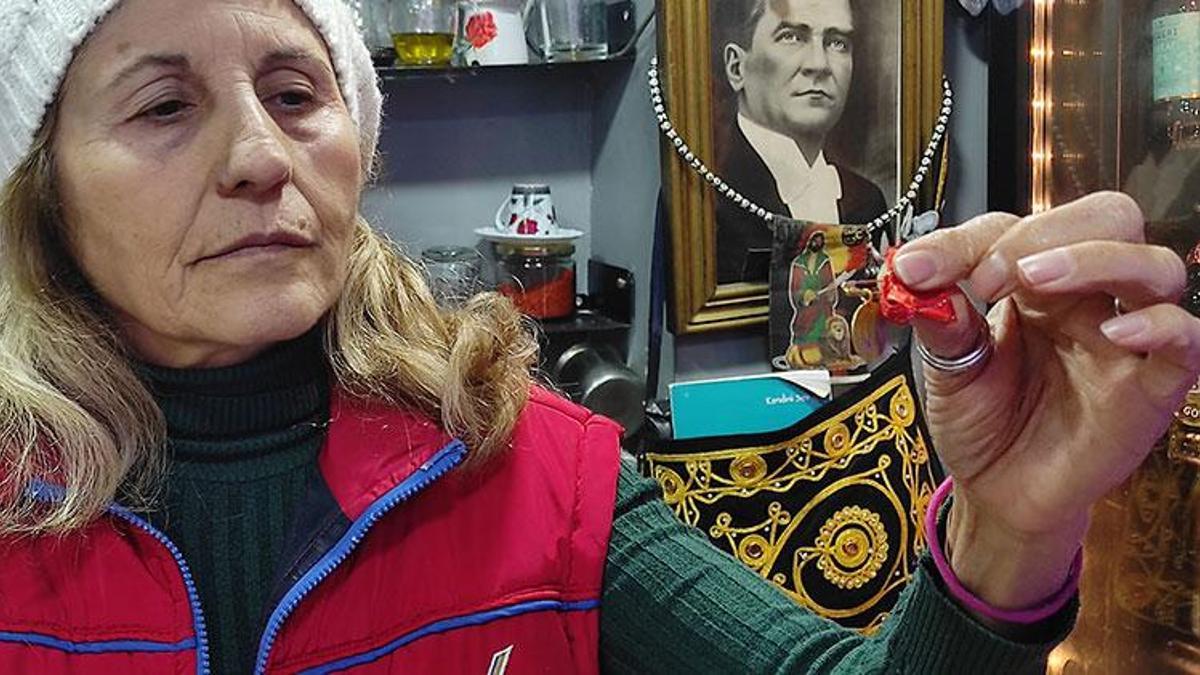 Sahte altınla alışveriş yaptılar, 100 lira bahşiş bıraktılar