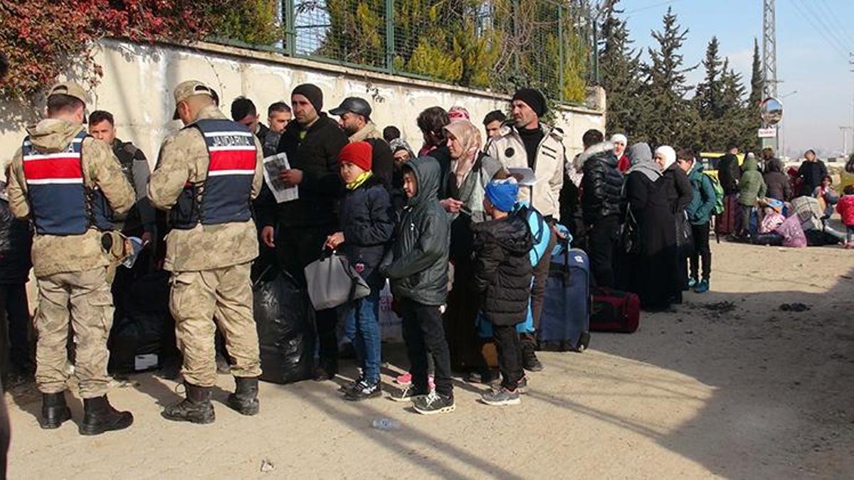 Suriyeliler 'deprem' izni ile ülkelerine gidiyor