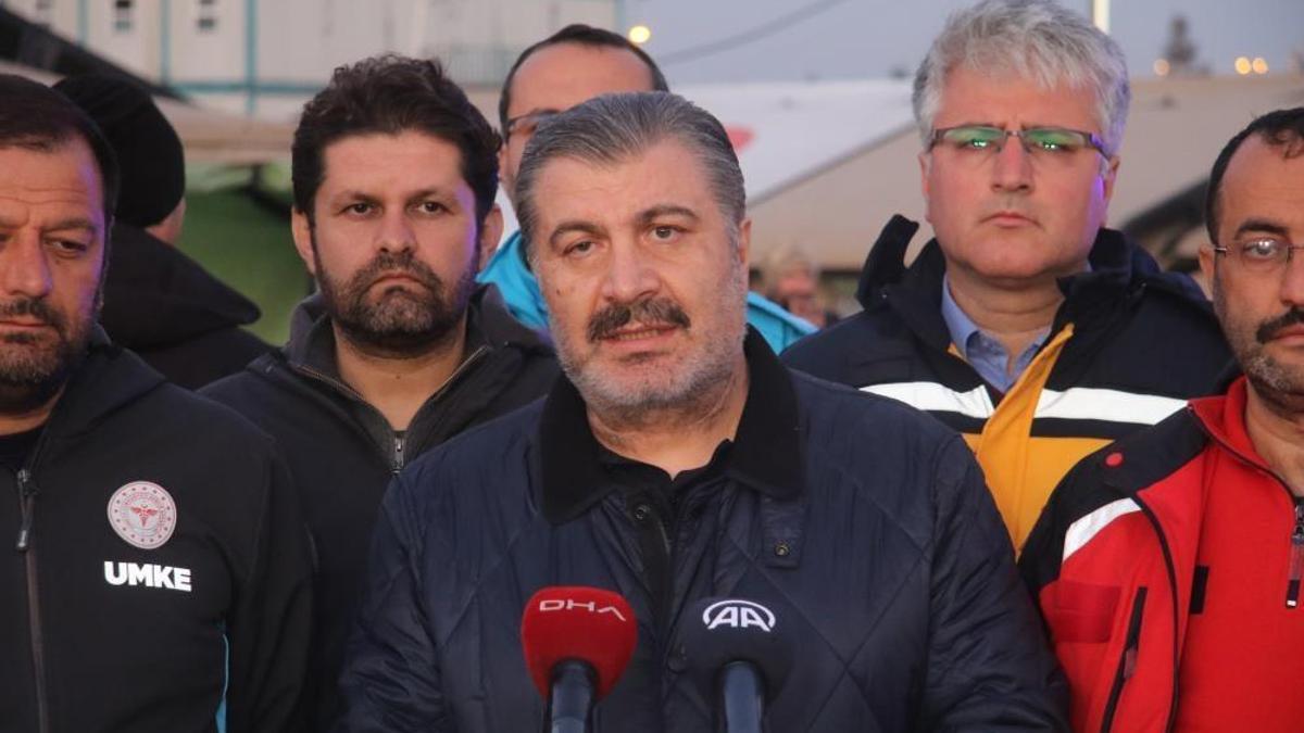 Bakan Koca: Deprem bölgesinde şu ana kadar herhangi bir bulaşıcı hastalık salgını saptanmadı