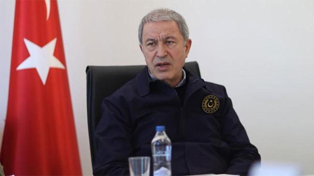 Bakan Akar'dan 'asker kışladan geç çıkarıldı' iddialarına sert tepki